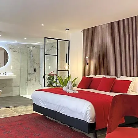 Confidentiel Hotel
