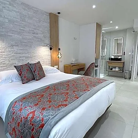 Hotel Confidentiel